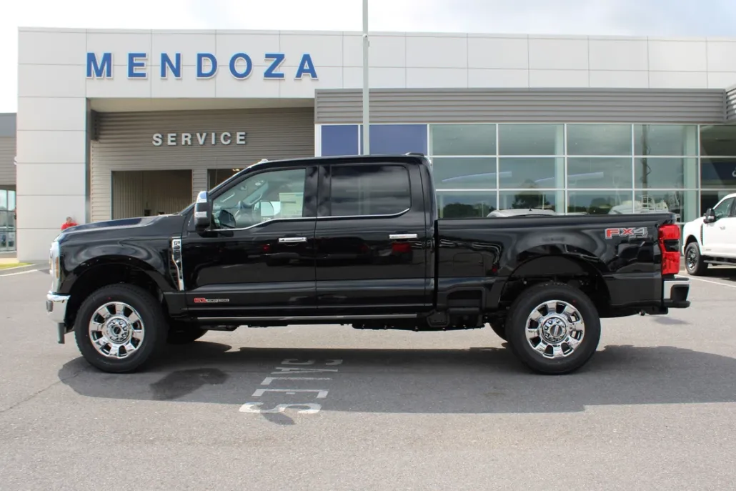 2025 Ford F-350 Lariat photo 1