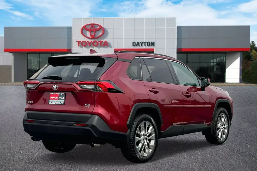 2020 Toyota RAV4 XLE Premium photo 1