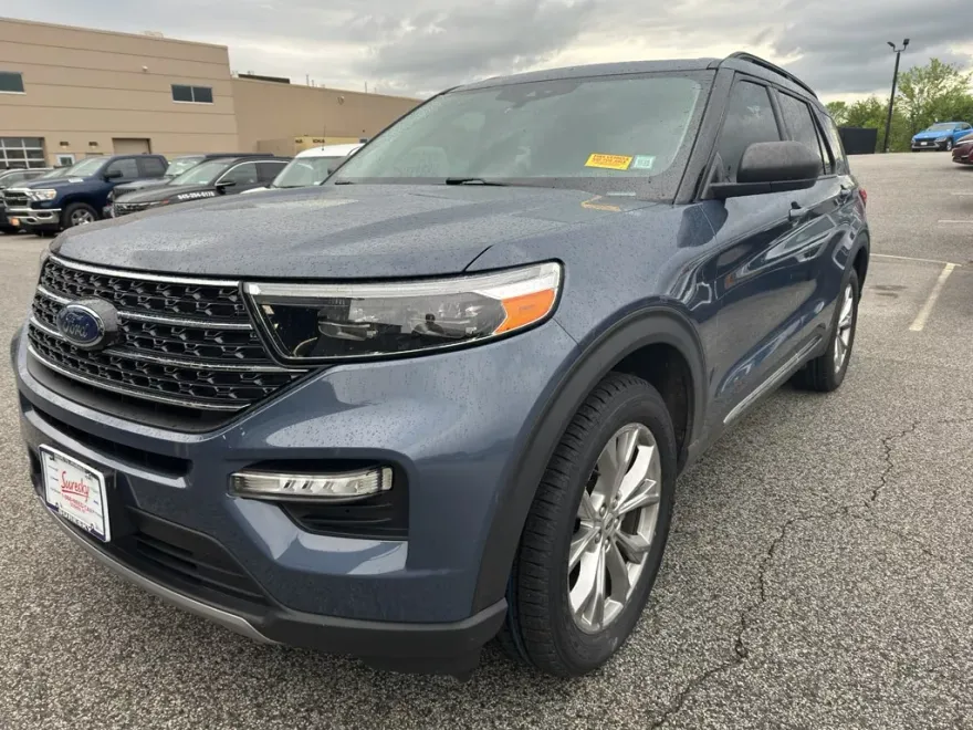 2021 Ford Explorer XLT photo 1