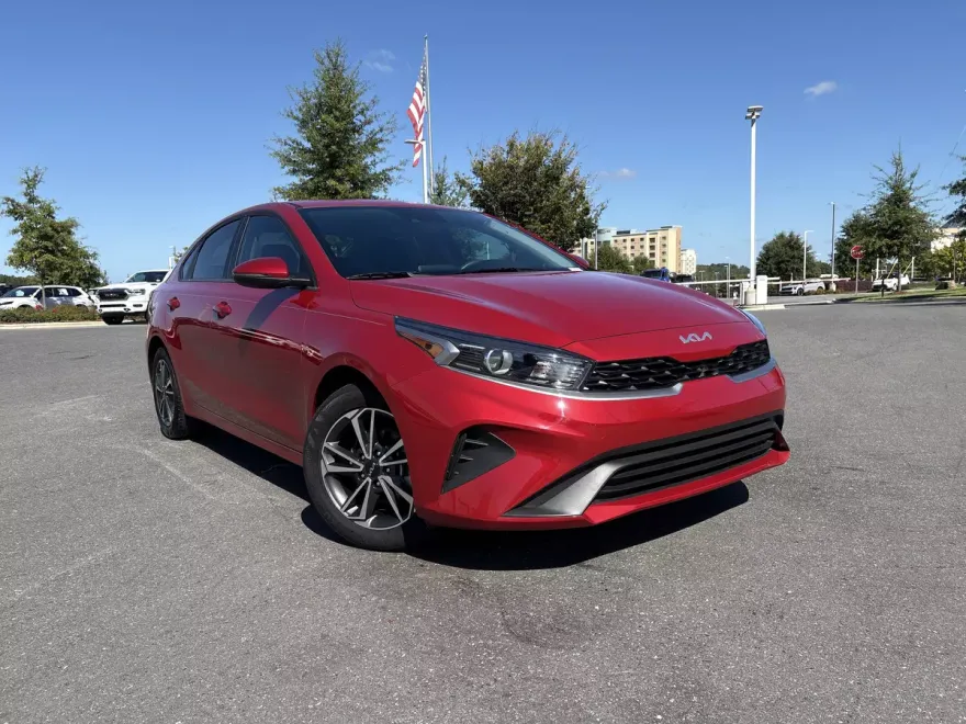 2024 Kia Forte LXS photo 1