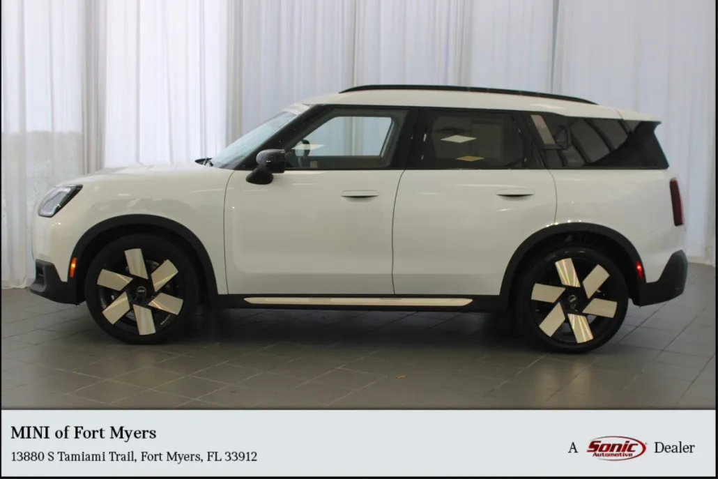 2025 Mini Countryman S photo 1