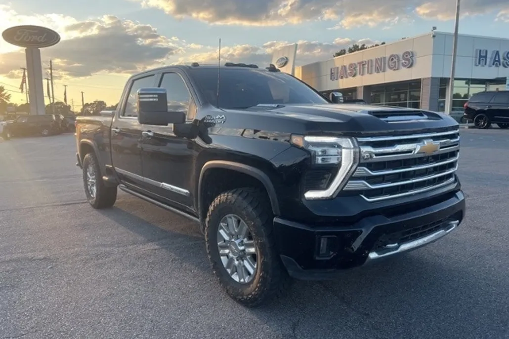 2025 Chevrolet Silverado 2500HD High Country photo 1