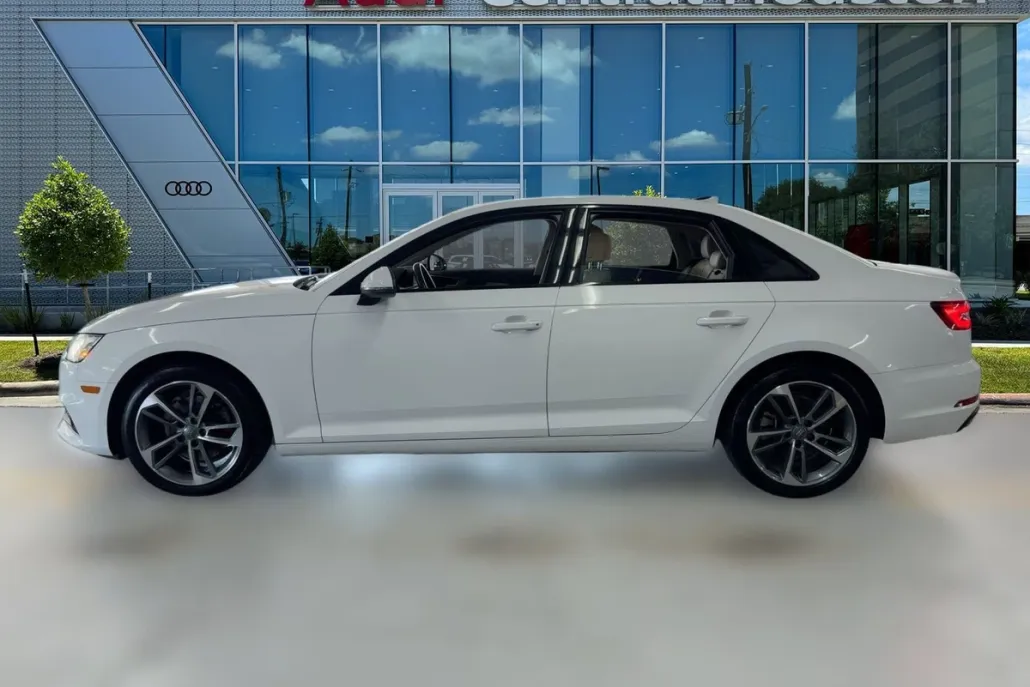 2019 Audi A4 Premium photo 1