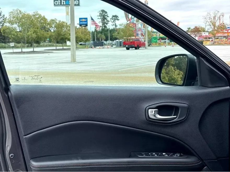 2020 Jeep Compass Latitude photo 1