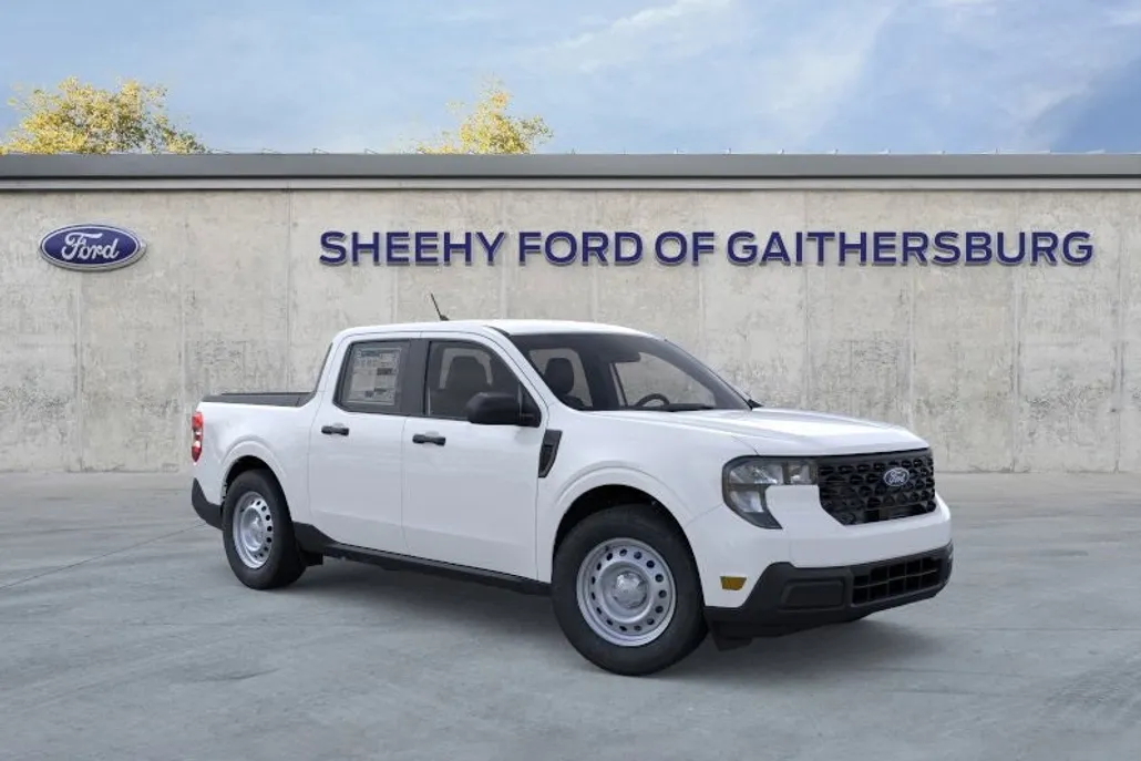 2025 Ford Maverick XL photo 1