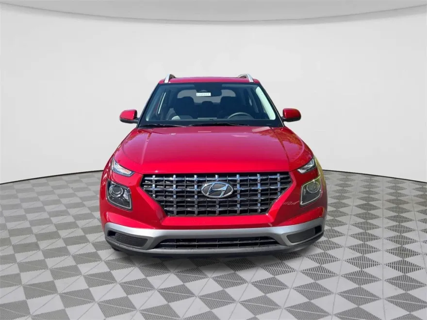 2025 Hyundai Venue SEL photo 1