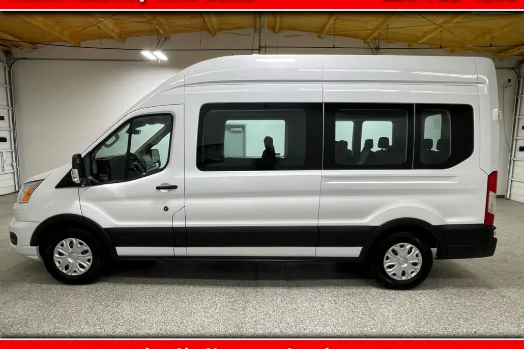 2021 Ford Transit Passenger XLT photo 1