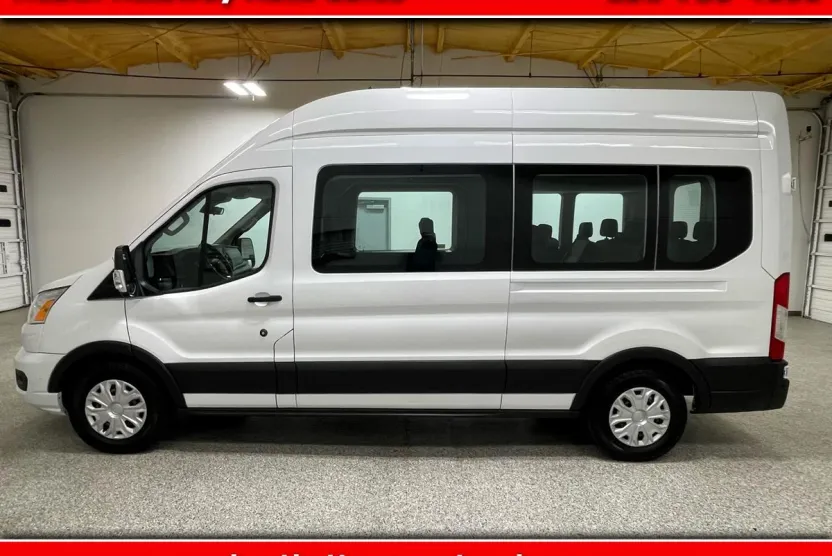 2021 Ford Transit Passenger XLT photo 1