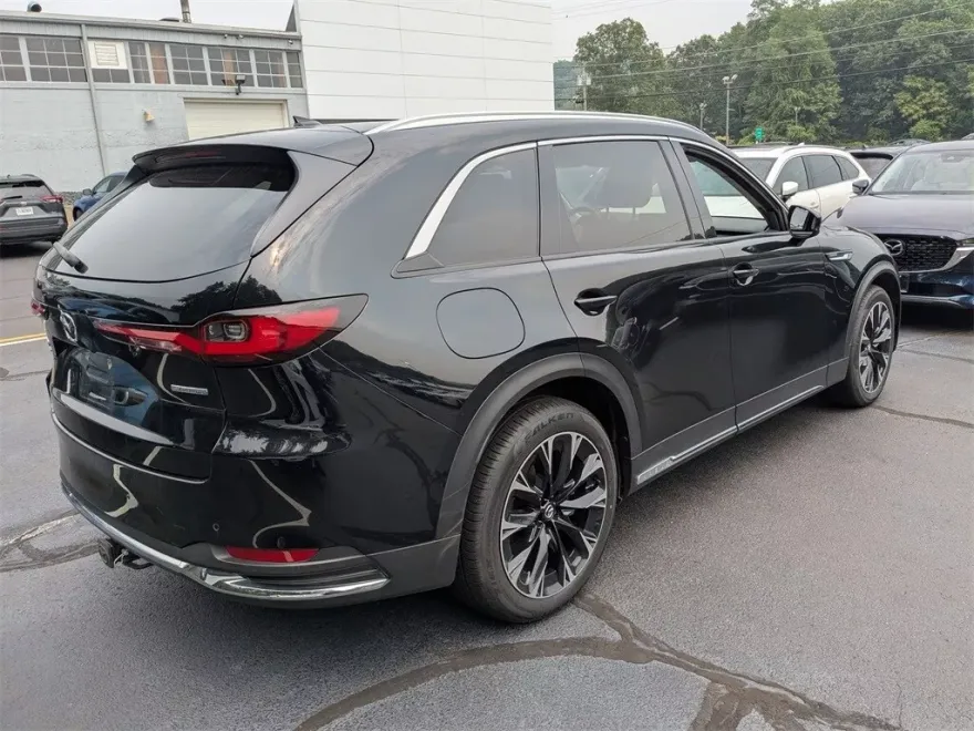 2024 Mazda CX-90 Plug-in Hybrid Premium photo 1