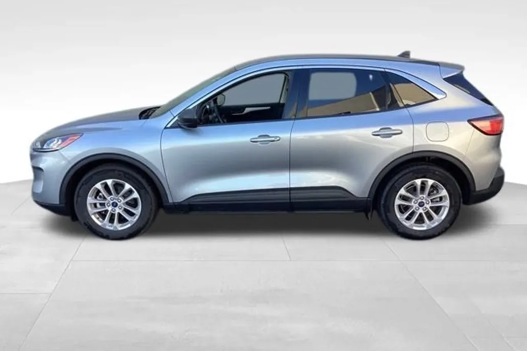 2022 Ford Escape SE photo 1