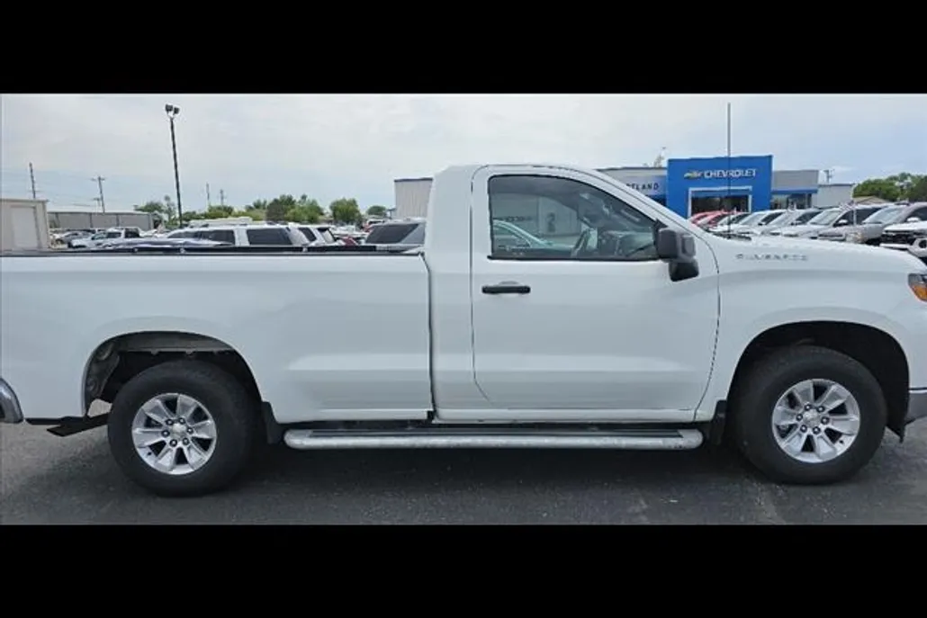 2024 Chevrolet Silverado 1500 photo 1