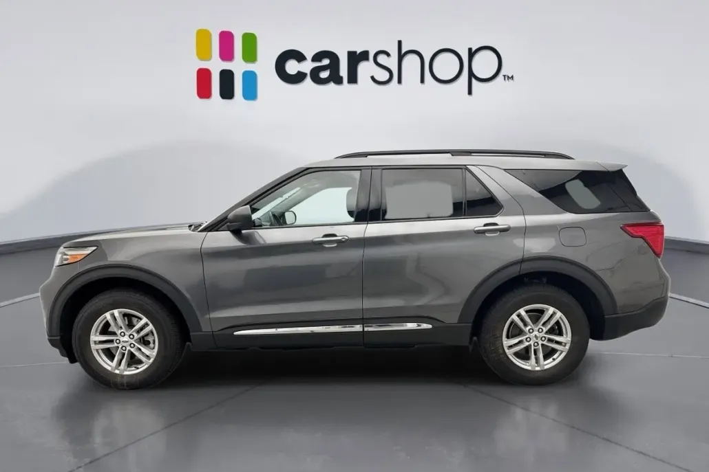 2022 Ford Explorer XLT photo 1
