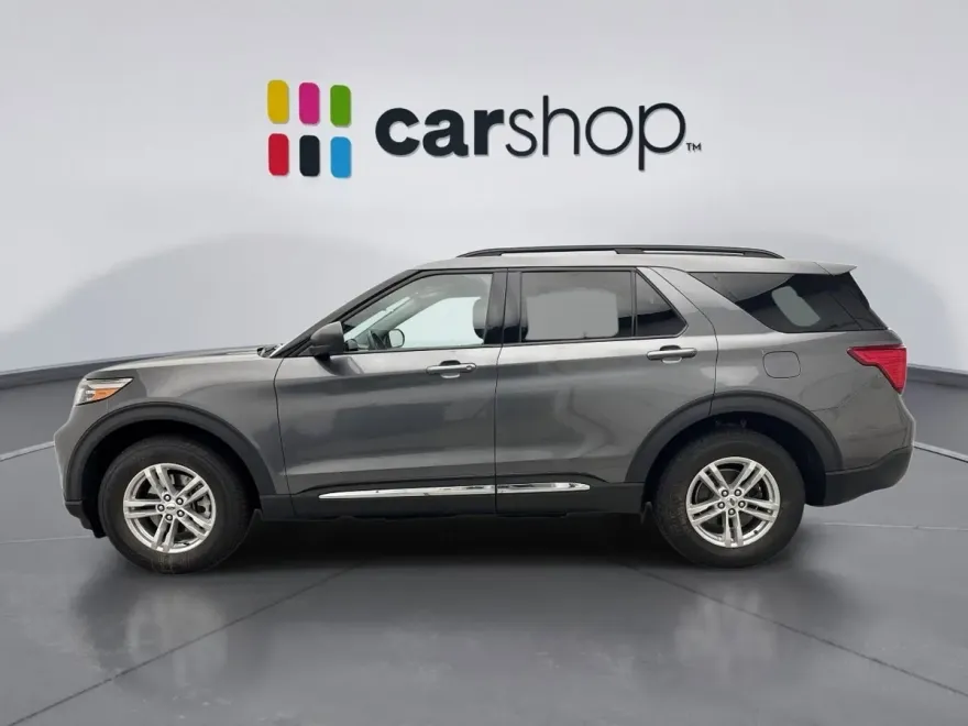 2022 Ford Explorer XLT photo 1