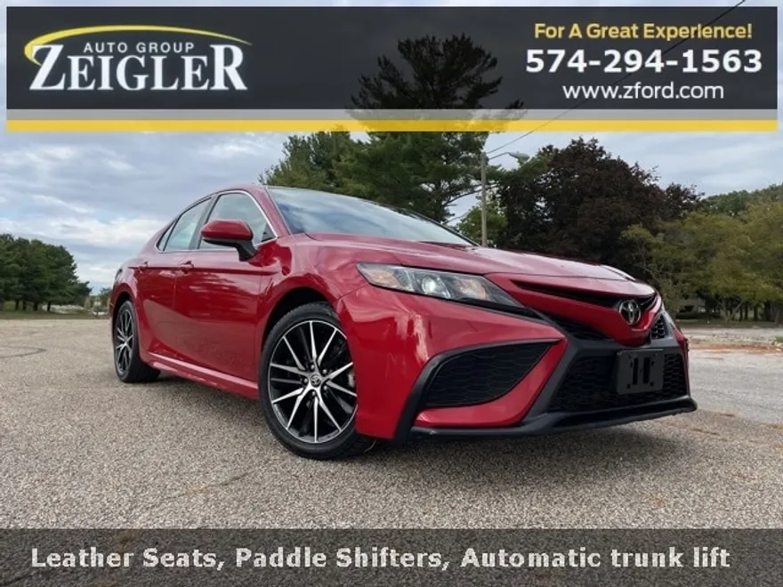 2021 Toyota Camry SE photo 1