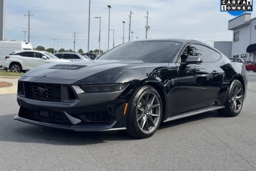 2025 Ford Mustang Dark Horse photo 1