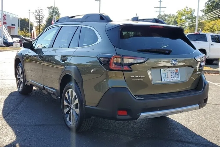 2025 Subaru Outback Limited photo 1