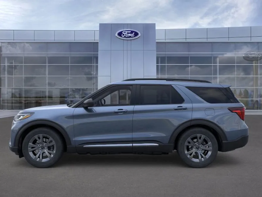 2025 Ford Explorer photo 1