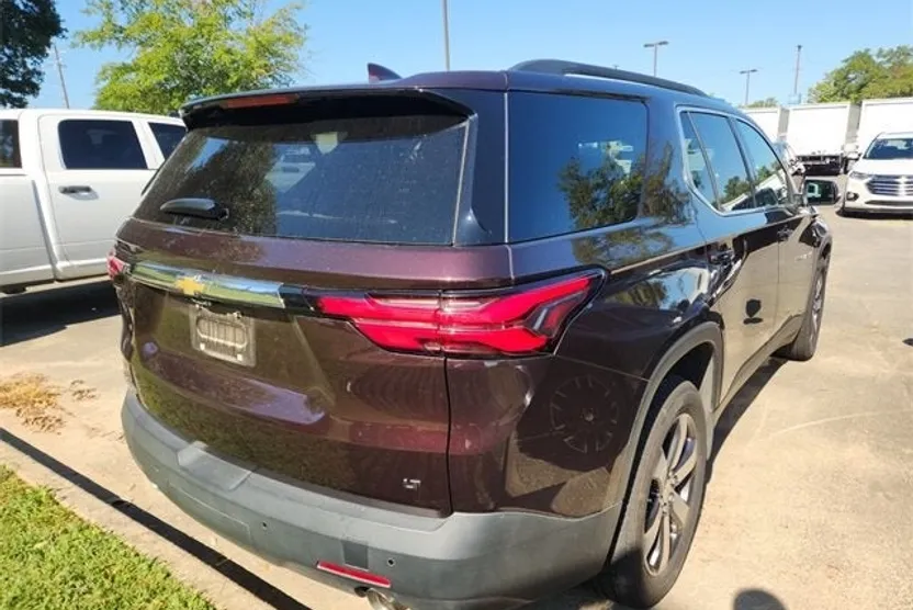 2022 Chevrolet Traverse Leather photo 1