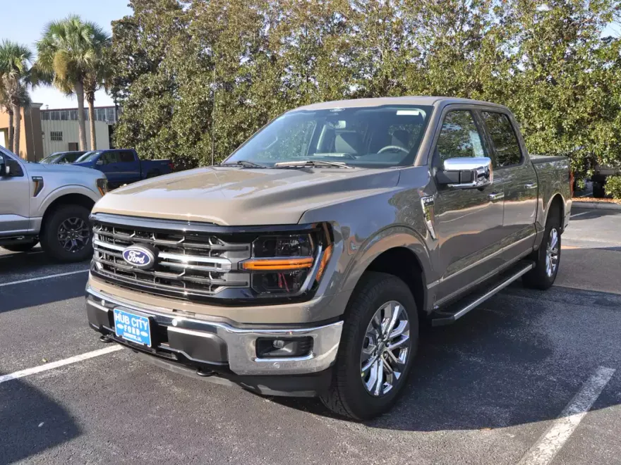 2025 Ford F-150 XLT photo 1