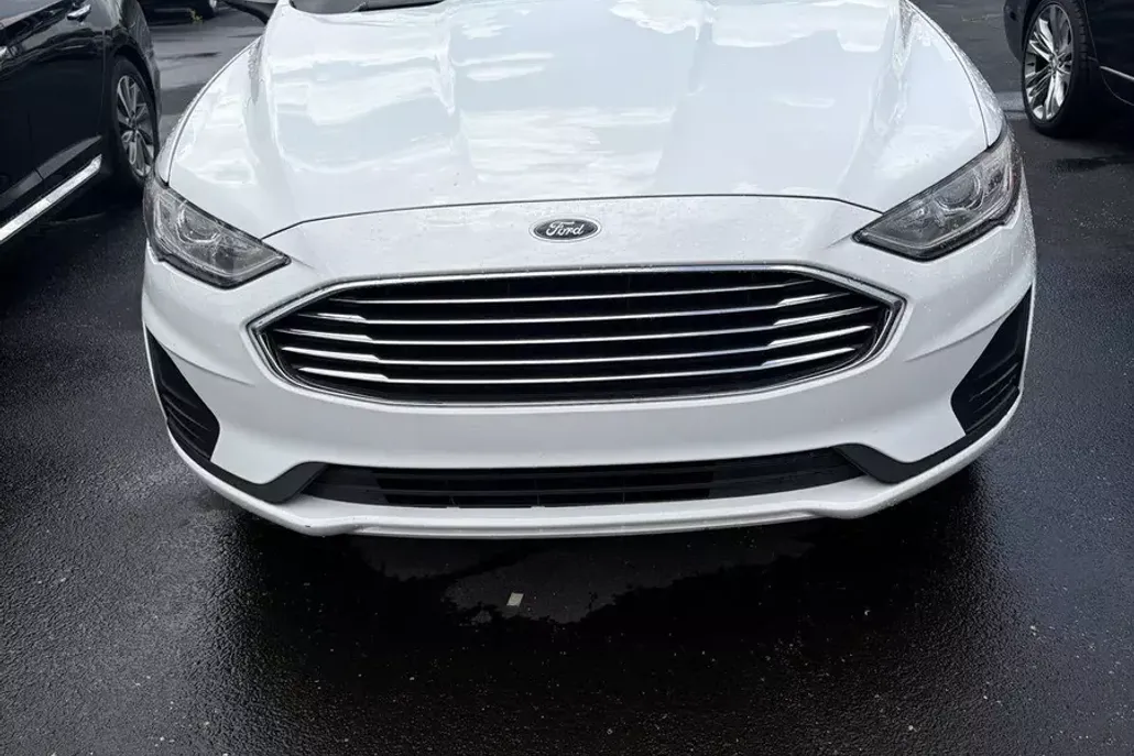 2019 Ford Fusion SE photo 1