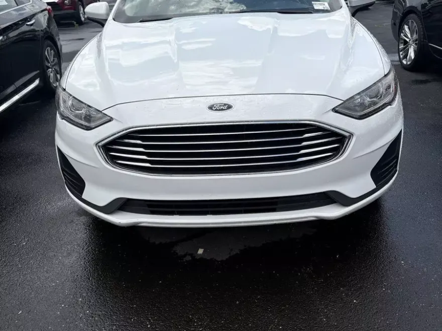 2019 Ford Fusion SE photo 1