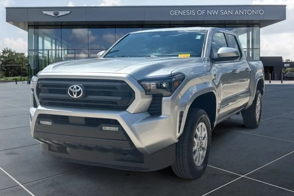 2024 Toyota Tacoma SR5 photo 1