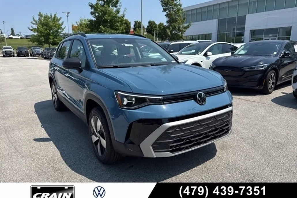 2025 Volkswagen Taos S photo 1