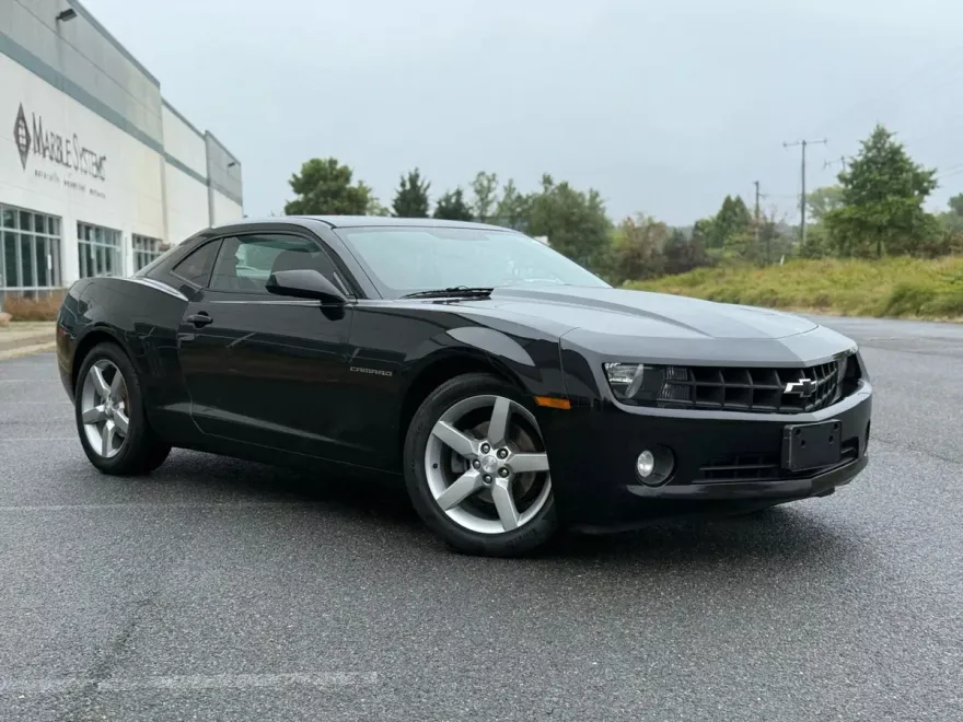 2011 Chevrolet Camaro Coupe photo 1