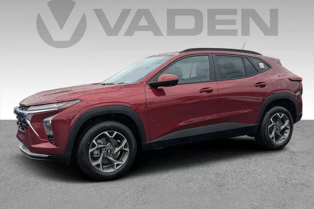 2025 Chevrolet Trax LT photo 1