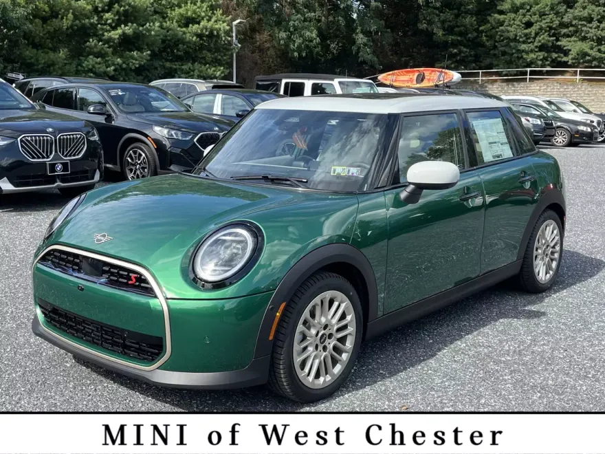 2025 Mini Cooper 4 Door Hardtop Iconic photo 1