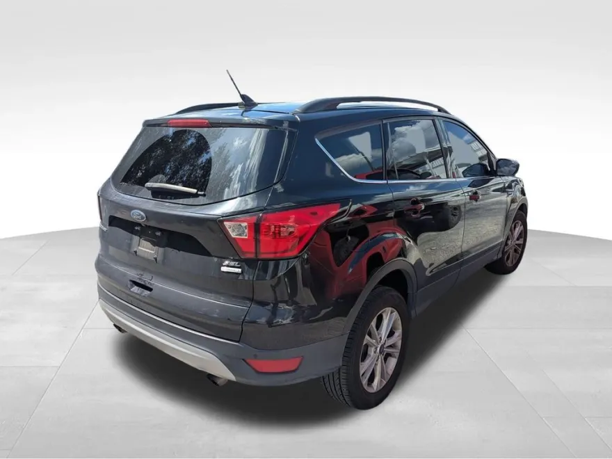 2019 Ford Escape SEL photo 1