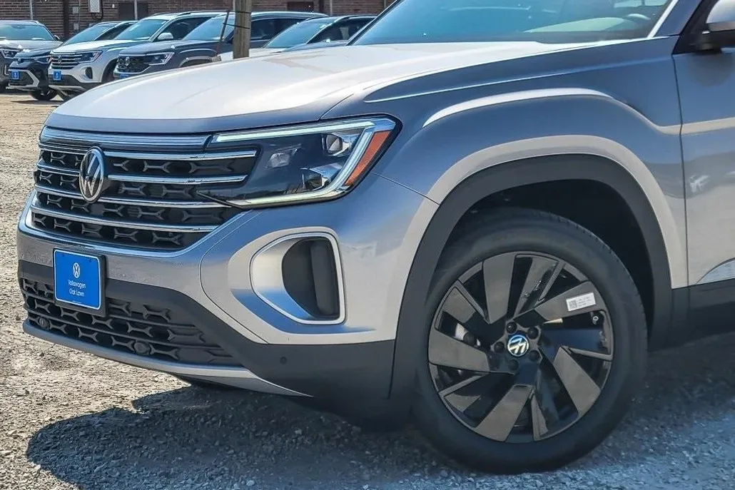 2026 Volkswagen Atlas SE Technology photo 1