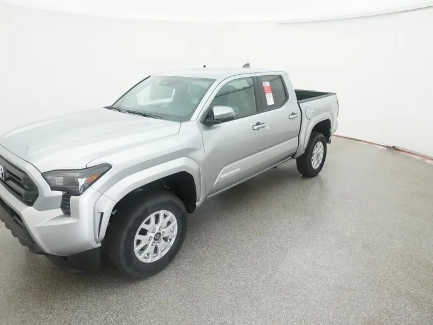 2025 Toyota Tacoma SR5 photo 1
