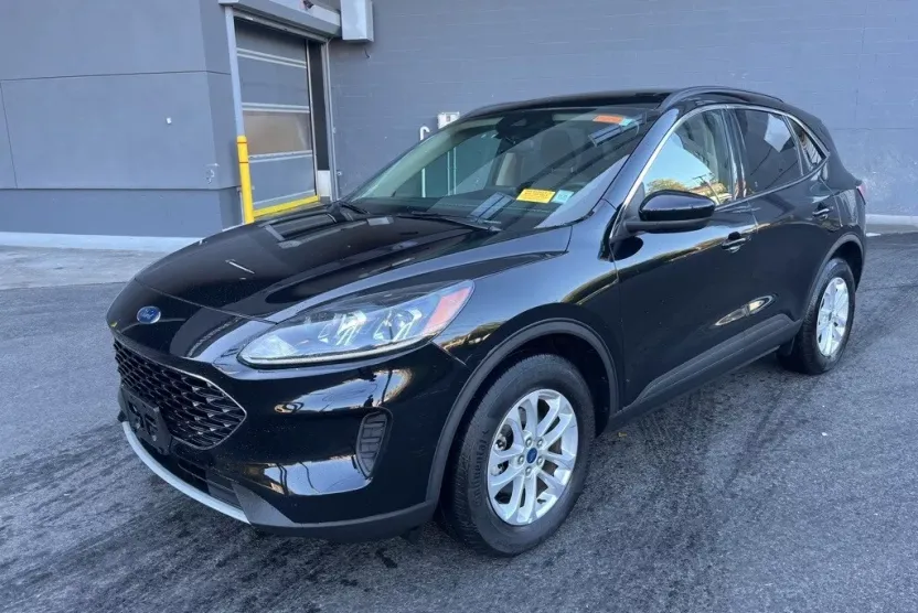 2020 Ford Escape SE photo 1