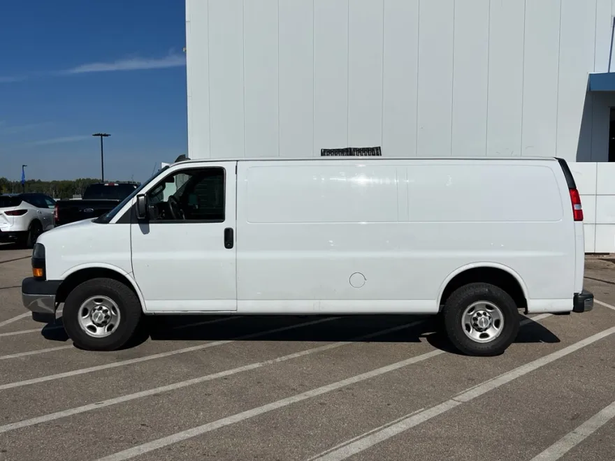 2020 Chevrolet Express Cargo 3500 photo 1