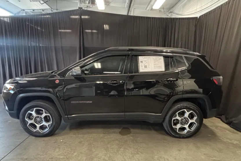 2022 Jeep Compass Trailhawk photo 1