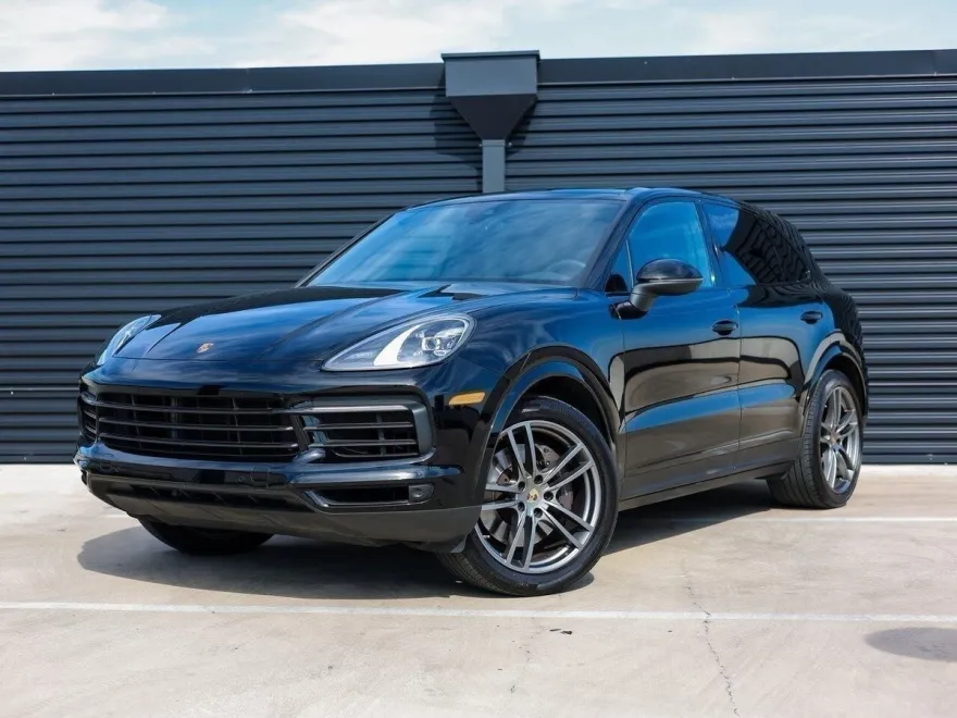 2023 Porsche Cayenne Platinum Edition photo 1