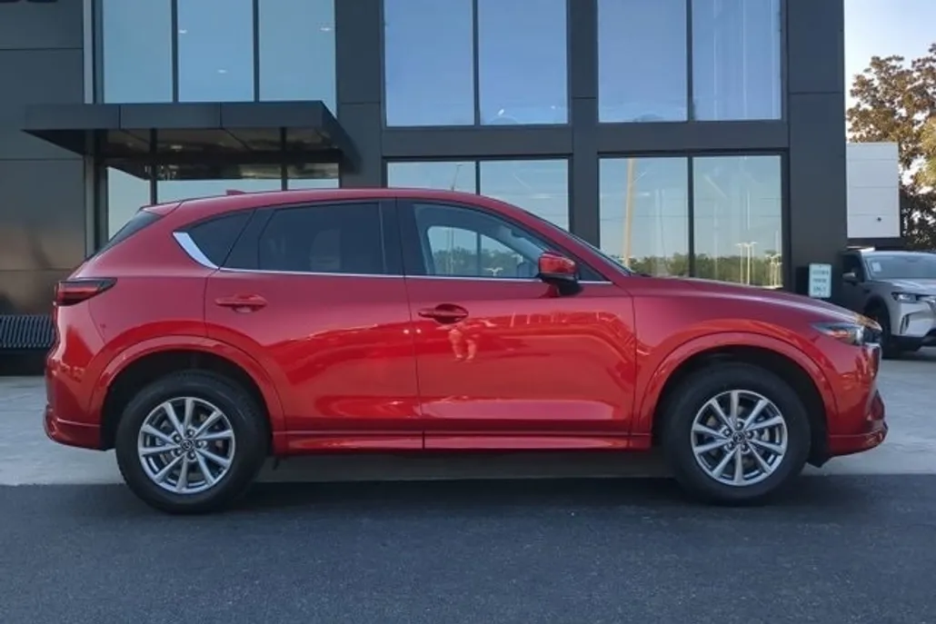 2024 Mazda CX-5 2.5 S Preferred photo 1