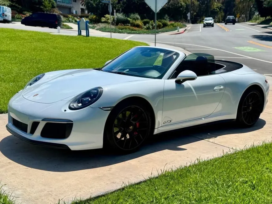 2018 Porsche 911 GTS photo 1