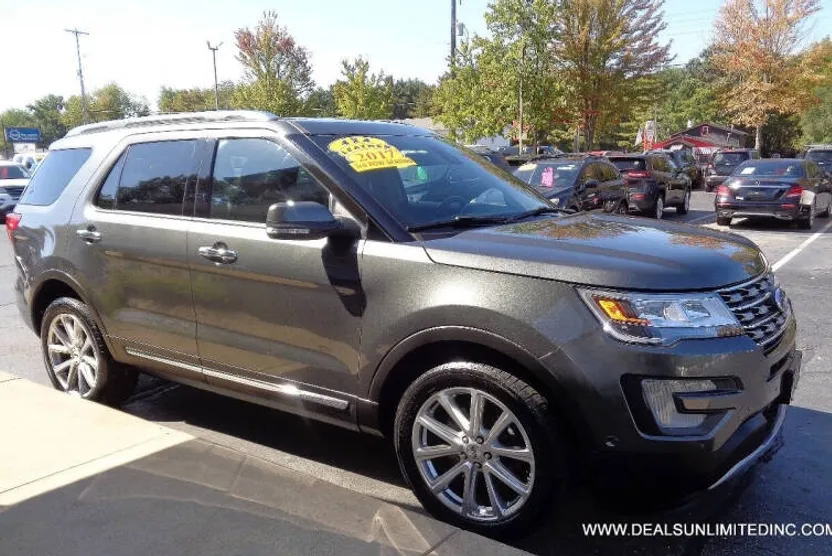 2017 Ford Explorer Limited photo 1