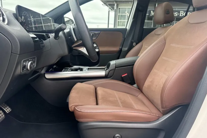 2025 Mercedes Benz GLA 250 photo 1