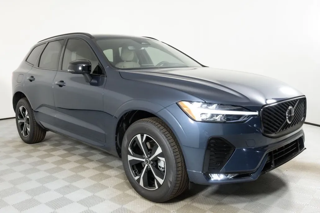2026 Volvo XC60 B5 Core photo 1