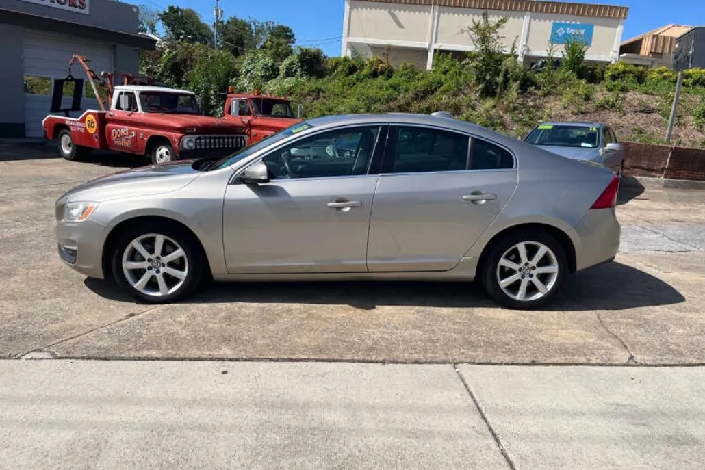 2016 Volvo S60 T5 Premier photo 1