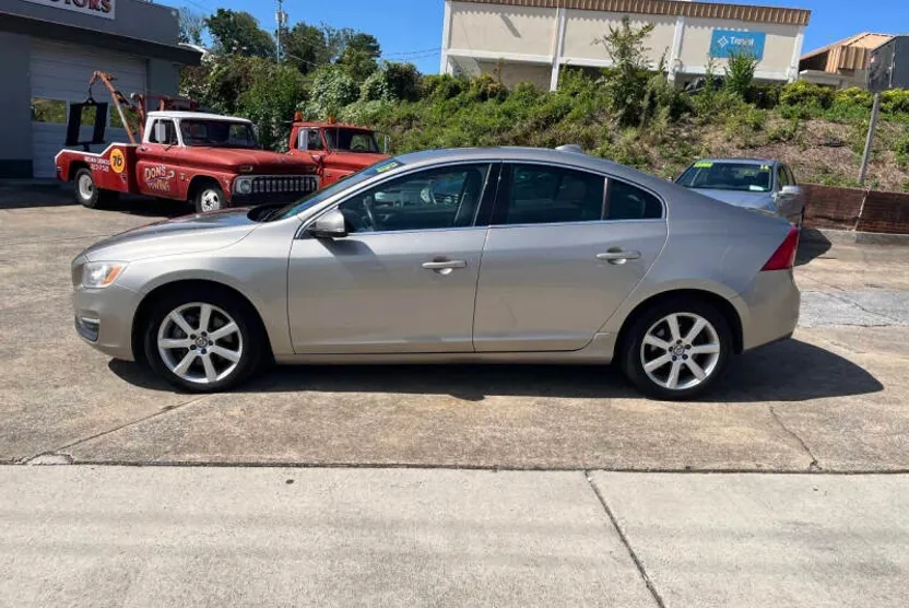 2016 Volvo S60 T5 Premier photo 1