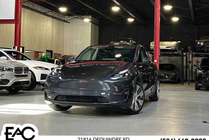 2024 Tesla Model Y Long Range photo 1
