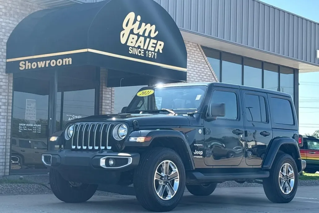 2021 Jeep Wrangler Unlimited Sahara photo 1