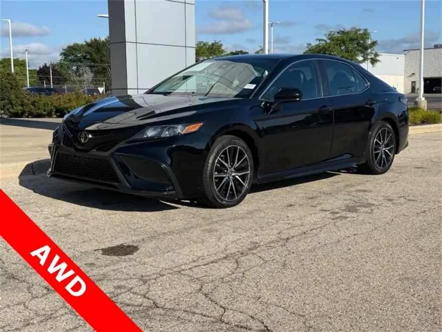 2021 Toyota Camry SE photo 1