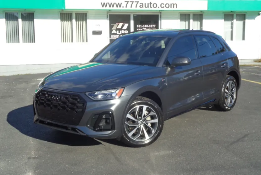 2022 Audi Q5 S line Premium Plus photo 1