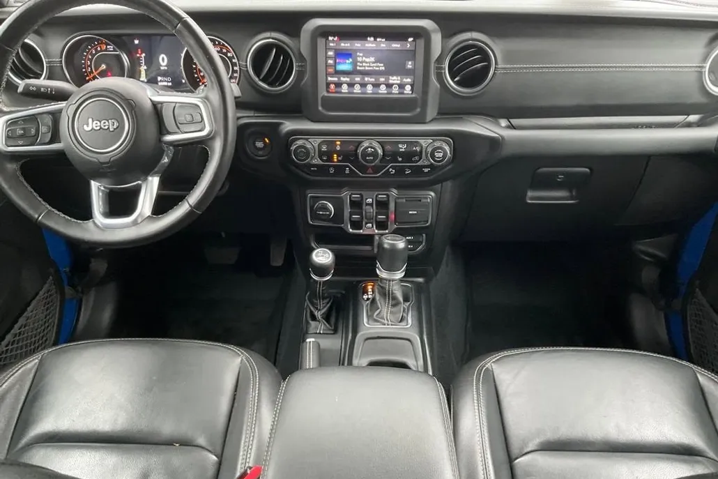 2021 Jeep Wrangler Unlimited Sahara photo 1