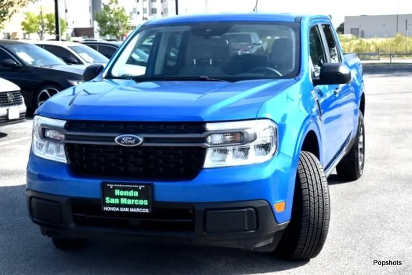 2022 Ford Maverick XLT photo 1